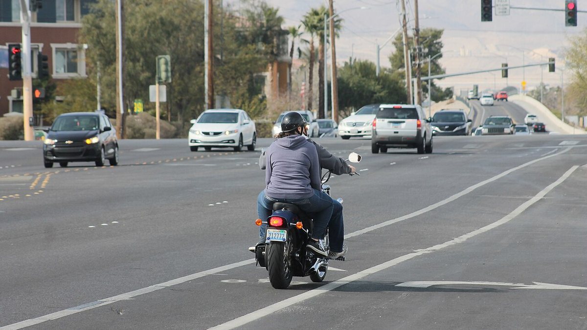 Carnés de moto en España: AM, A1, A2 y A explicados
